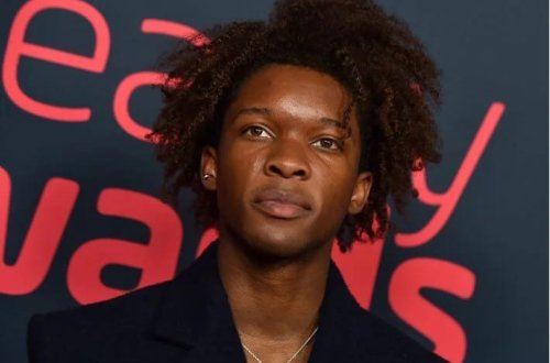 Məşhur müğənninin avtomobilində parçalanmış meyit tapılıb