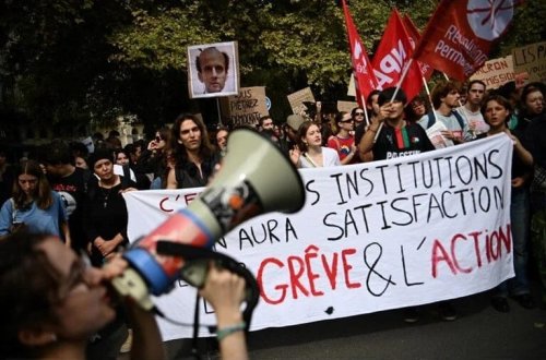 Fransada insanlar üsyana qalxır: Gəlin hər şeyə mane olaq