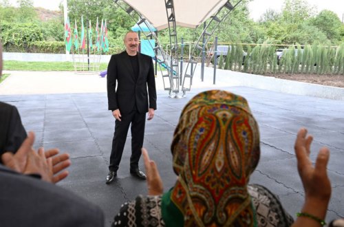 İlham Əliyev: Uzun illər köçkün həyatı yaşamış insanlar ən gözəl şəraitə layiqdirlər