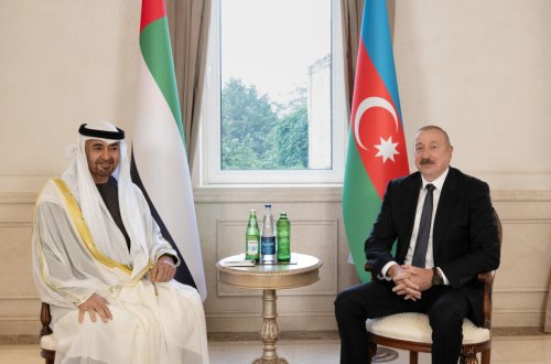İlham Əliyevin Birləşmiş Ərəb Əmirliklərinin Prezidenti ilə təkbətək görüşü olub - FOTO