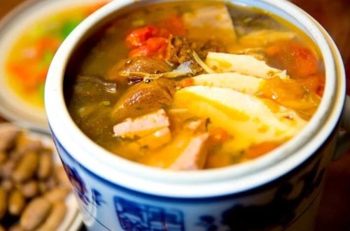 Çində şorba qalmaqalı gənclərə baha başa gəlib