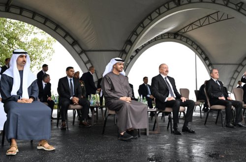 İlham Əliyev və Şeyx Məhəmməd bin Zayed Al Nəhyan Cıdır düzündə Qarabağ atlarının şousunu izləyiblər - FOTO