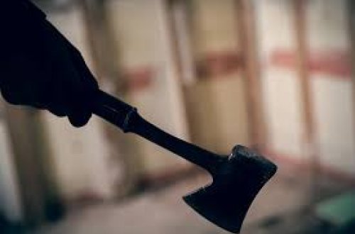 Yolda həmkarını balta ilə vuran sürücünün cəzası yüngülləşdirildi