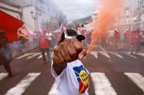 Fransada həyatın dayandığı gün: Fəhlələr birləşdi, jandarm küçələrdə