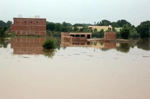 Pakistanda musson yağışları minlərlə insanın həyatına son qoyub