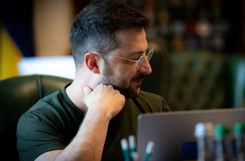 Zelenski “100 illik tərəfdaşlıq” sazişini təsdiqləyib