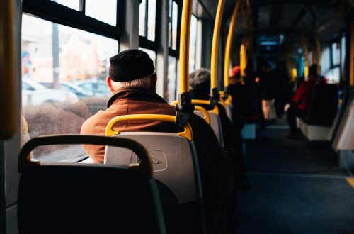 Sumqayıtda 54 yaşlı kişi avtobusda öldü - FOTO