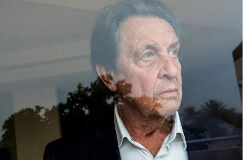 İlon Maskın atası övladlarına qarşı zorakılıq etdiyi üçün istintaq altında olduğu iddia edilir