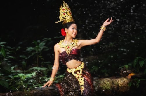 Tayland gözəlinin tacı geri alındı