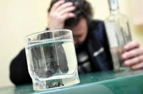 Rusiyada metanol faciəsi: Saxta alkoqollu içkidən azı 19 nəfər öldü