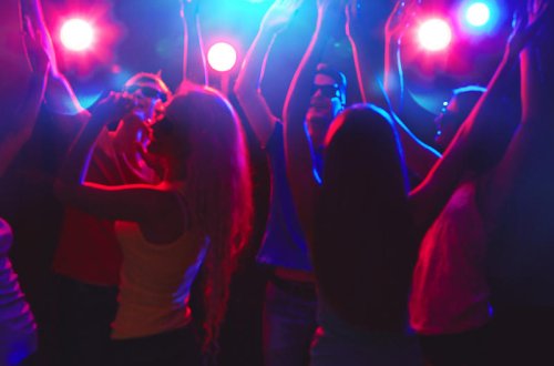 Bakıda qardaşı arvadını barda tutan kişi cərimələndi