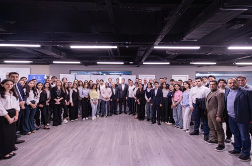 “Konstitusiya və Suverenlik İli” çərçivəsində elan olunmuş qrant müsabiqəsinin qalibləri ilə görüş keçirilib