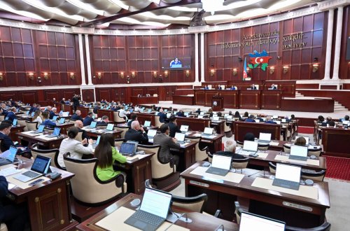 Milli Məclisin payız sessiyasının ilk plenar iclası başlayıb