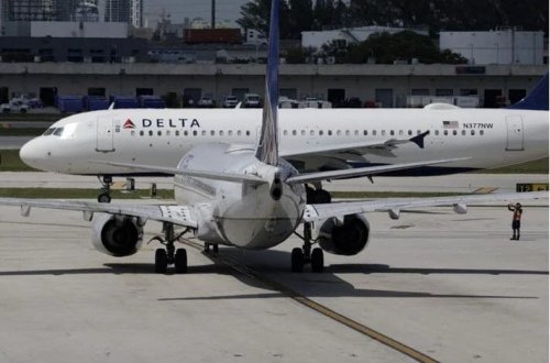 Nyu-Yorkda uçuş-enmə zolağında iki təyyarə toqquşub