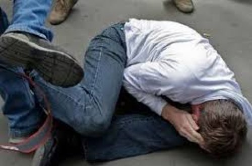 Samuxda sərxoş kişini keçmiş qayınatası döydü