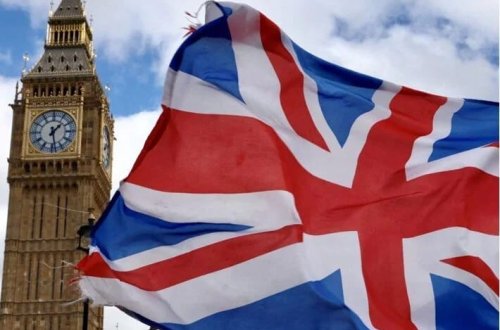 İngiltərədə məscidə hücum olunub