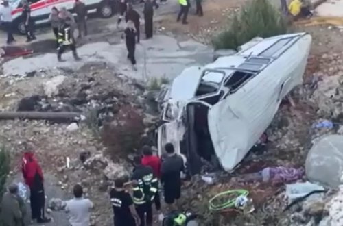 Türkiyədə avtobus xəndəyə yuvarlandı - 5 ölü, 10-dan çox yaralı var - FOTO