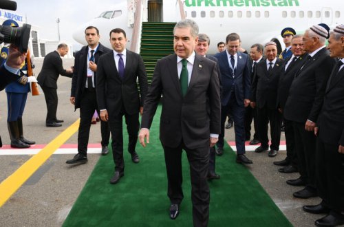 Qurbanqulu Berdiməhəmmədov Azərbaycana səfərə gəlib - FOTO