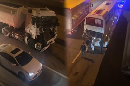 Gecə saatlarında yük maşını avtobusla toqquşdu - VİDEO