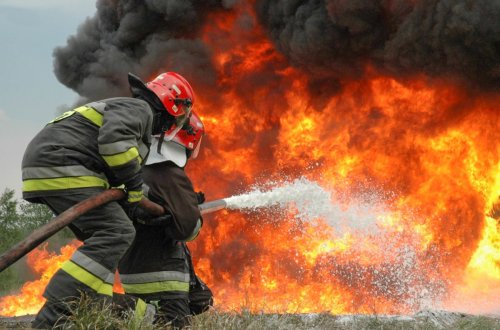 Sumqayıtda çayxana yandı