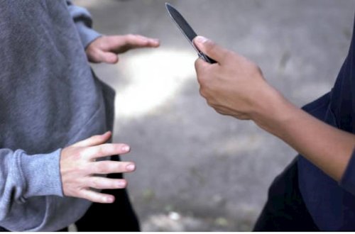 “Təhsil darmadağındır, məktəblərin önündə narkotik satılır” — AÇIQLAMA