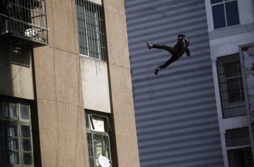 Özünü müalicə aldığı xəstəxanadan yerə ataraq öldü - Rəsmi açıqlama