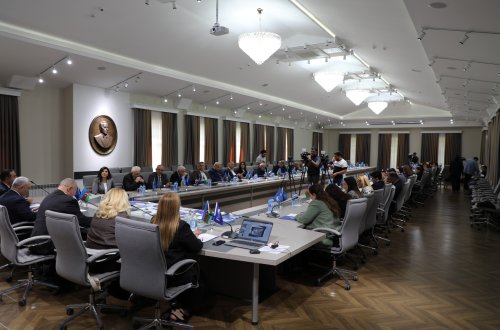 “İşığa doğru” filminin təqdimatı oldu