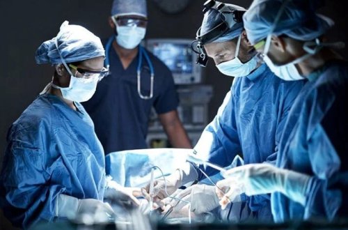 ABŞ-da narahatlıq doğuran çatışmazlıq: Cərrahlar və psixiatrlar azdır