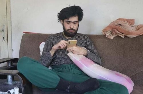 Bu oğlan 3 ildir evdən çıxmır: 