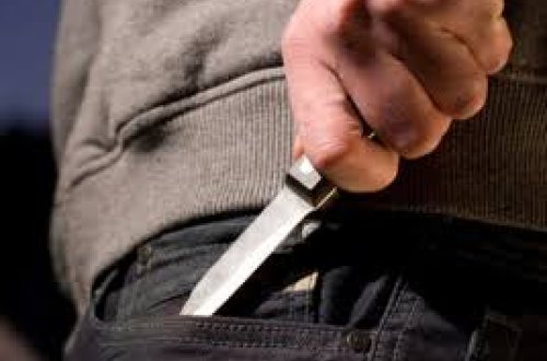 Kəmərinə bıçaq taxıb küçədə gəzən şəxs həbs edildi