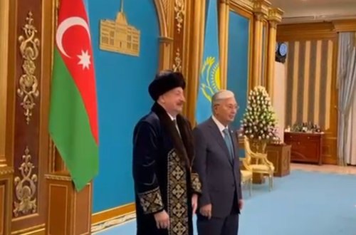 İlham Əliyev Qazaxıstanın milli geyimində - VİDEO