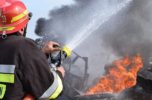 Evində yanğın oldu, tüstüdən boğulub öldü