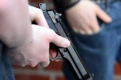 Küçədə iki nəfərə hücum edən dəstə üzvləri ilə bağlı qərar verildi