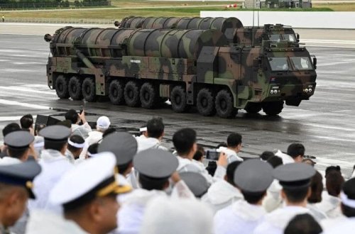 Cənubi Koreyada Canavar Raketi üçün geri sayım başlayır