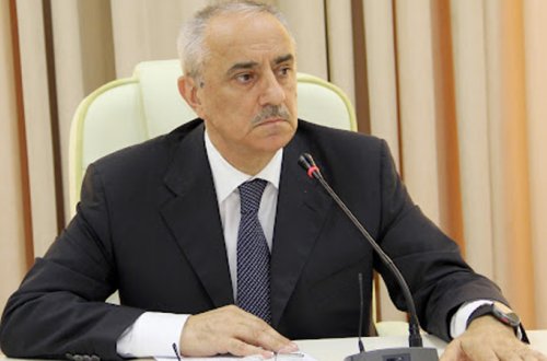 İcra başçısı köməkçisini, sürücüsünü və daha bir neçə şöbə müdirini işdən çıxardı