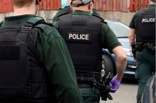 İngiltərədə üç ünvana casusluq basqını edilib