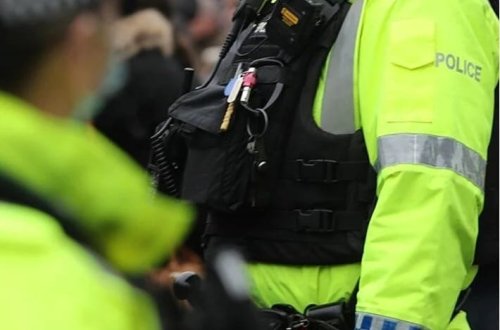 İrlandiyada miqrantların otelinə hücum: 3 polis yaralanıb, 24 nəfər saxlanılıb