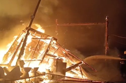 Bakıda tikinti materialları yandı - VİDEO