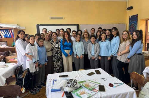 100 nömrəli tam orta məktəbdə nümunəvi açıq dərs keçirildi -  FOTOLAR