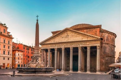 Yaponiyalı turist İtaliyanın məşhur Panteonundan yıxılaraq ölüb