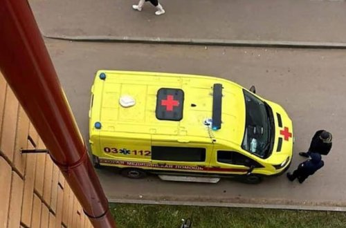 5 yaşlı qız 21 günlük bacısını pəncərədən ataraq öldürdü - FOTO