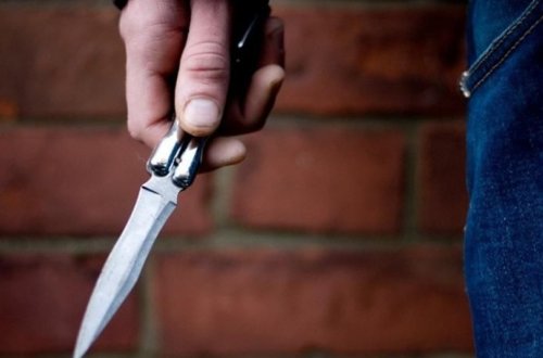 Bakıda kişi tanışını bıçaqladı