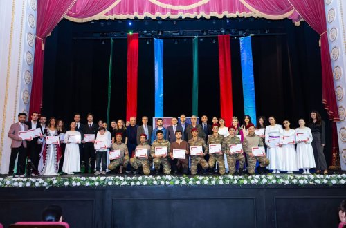 ASAN könüllüləri “Zəfər qoxulu 5 il” tamaşasını səhnələşdiriblər