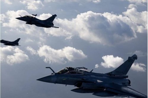 Zelenski qırıcı təyyarələr istəyir