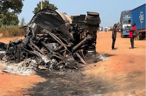 Nigeriyada mikroavtobus və tanker toqquşub: 12 nəfər ölüb