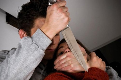 Ağstafada qadın sevgilisi tərəfindən bıçaqlandı