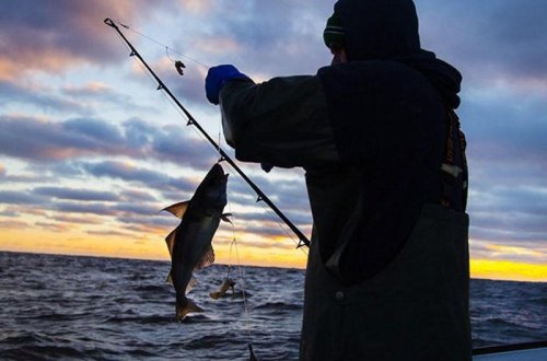 Xəzərdə köməksiz vəziyyətdə qalan balıqçılar xilas olundu - FOTO