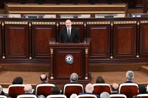 Azərbaycan Prezidenti: Bizim dilimiz çox zəngindir və xarici kəlmələrə ehtiyac da yoxdur