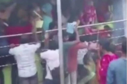 Hindistanda məbəddə izdiham: 12 ölü