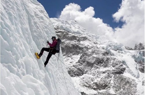 Nepalda alpinistləri qar uçqunu vurub: 3 nəfər ölüb, 8 nəfər itkin düşüb